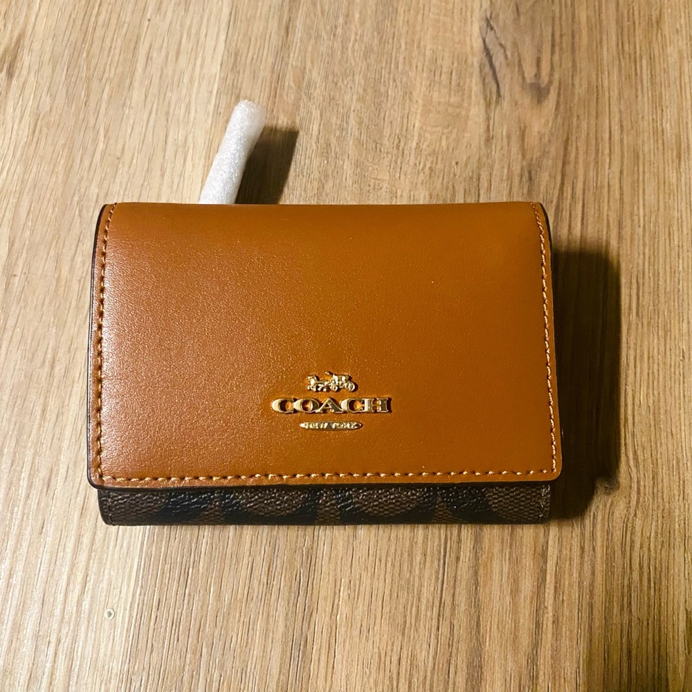 NWT Coach Leather Canvas Wallet Brown MSRP $168